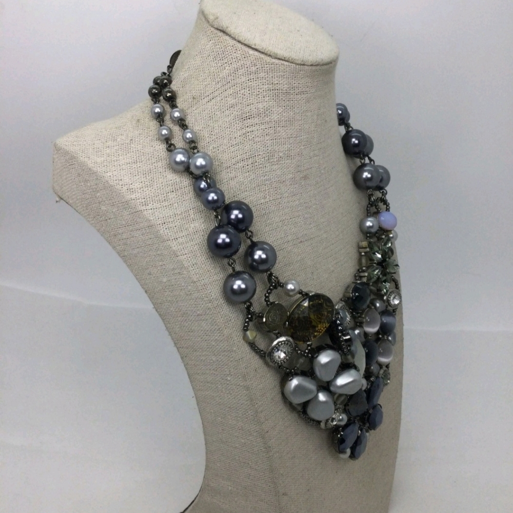 Chico's Faux Pearl Rhinestone Statement Necklace EUC 16" - Picture 3 of 6